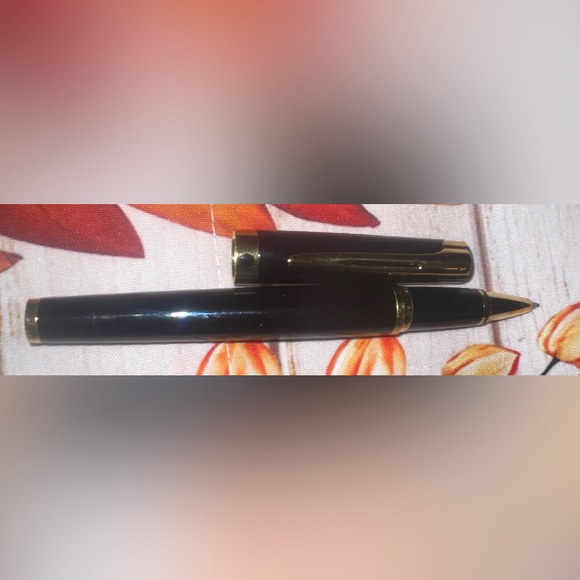 Waterman L’Etalon Elegant Black and Gold Ballpoint Pen, 18K Gold Trim - Picture 7 of 7